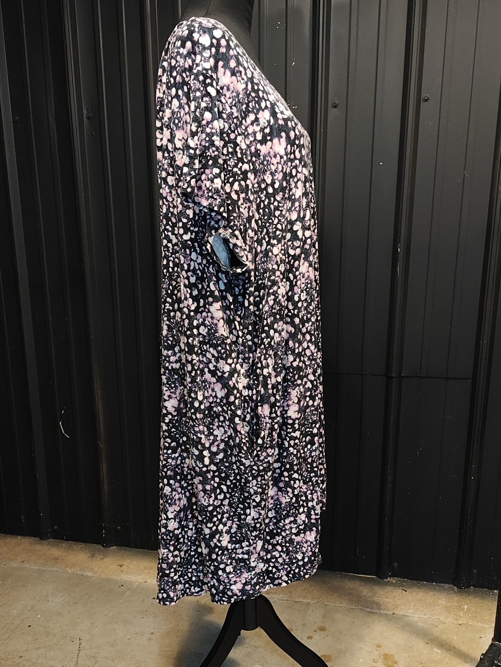 Terra & Sky Black and Light Pink Abstract Floral Dress - Picture 3 of 6